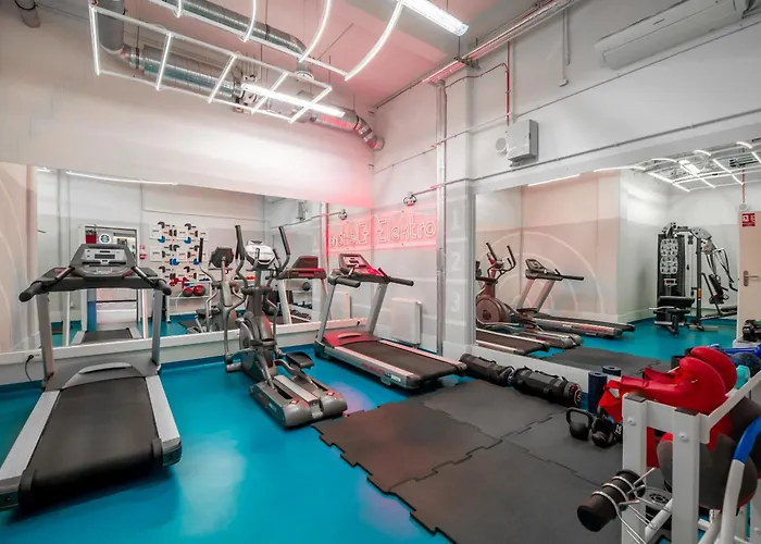 Modern In With Desk For Remote Work And Access To The Gym By Renters * ヴロツワフ