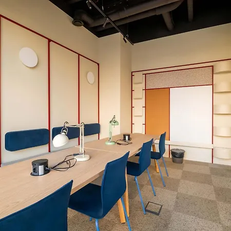 Modern In With Desk For Remote Work And Access To The Gym By Renters