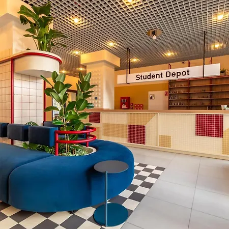 Apartament Modern In With Desk For Remote Work And Access To The Gym By Renters