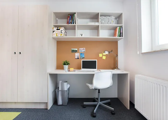 Modern In With Desk For Remote Work And Access To The Gym By Renters Wrocław