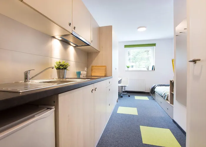 Modern In With Desk For Remote Work And Access To The Gym By Renters Appartement Wrocław